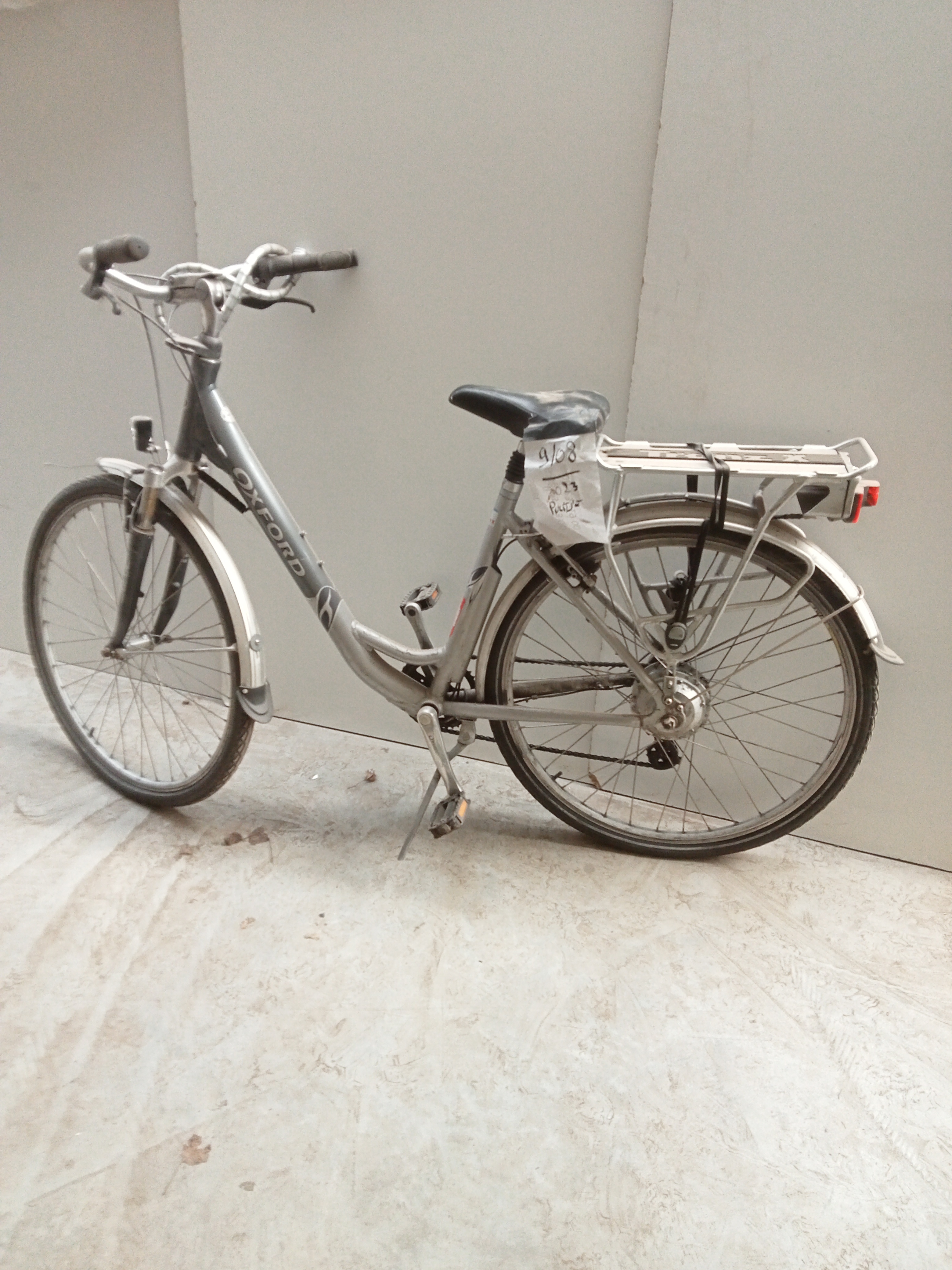 grijze damesfiets