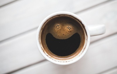 Gratis koffie en water voor marktbezoekers